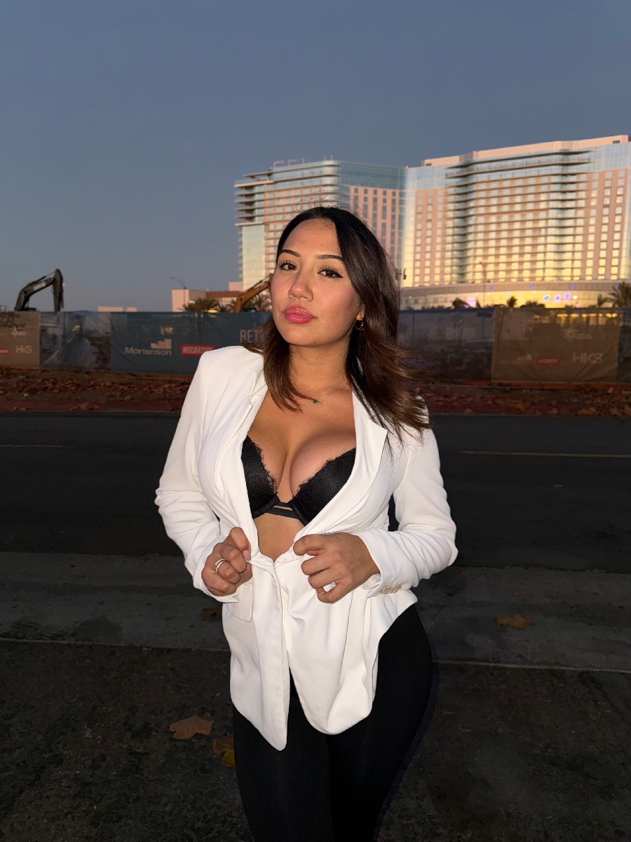 Take a pause and enjoy Ali Cruz — streaming from Kingston