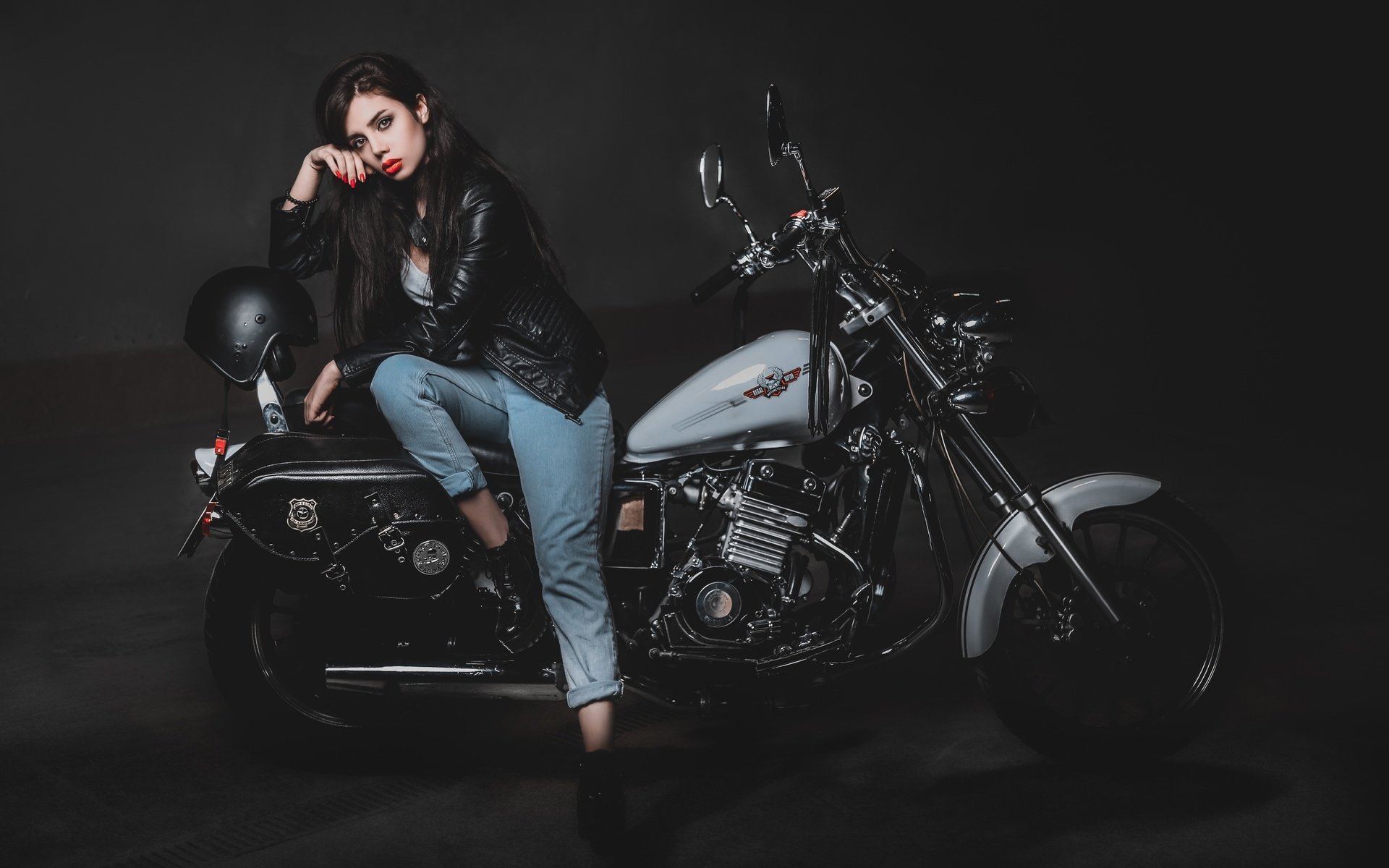 Biker girls: style and drive in Kingston