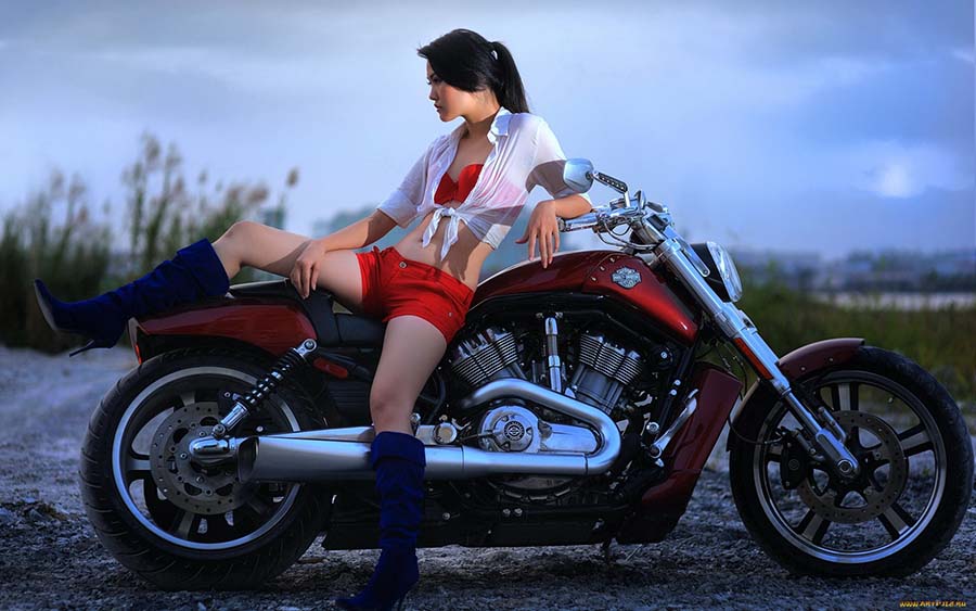Beautiful girls and motorcycles in Kingston