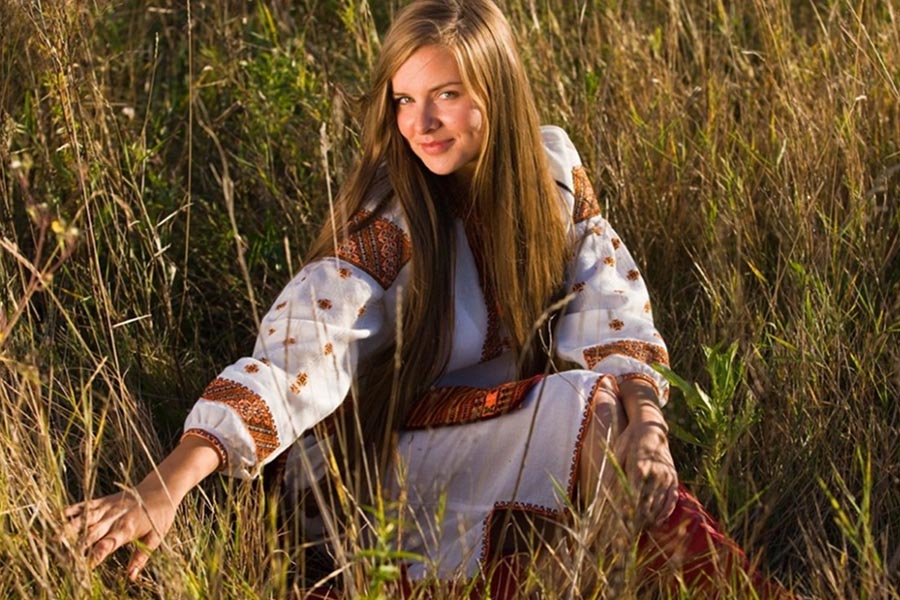 Model Women in Slavic costumes in Kingston