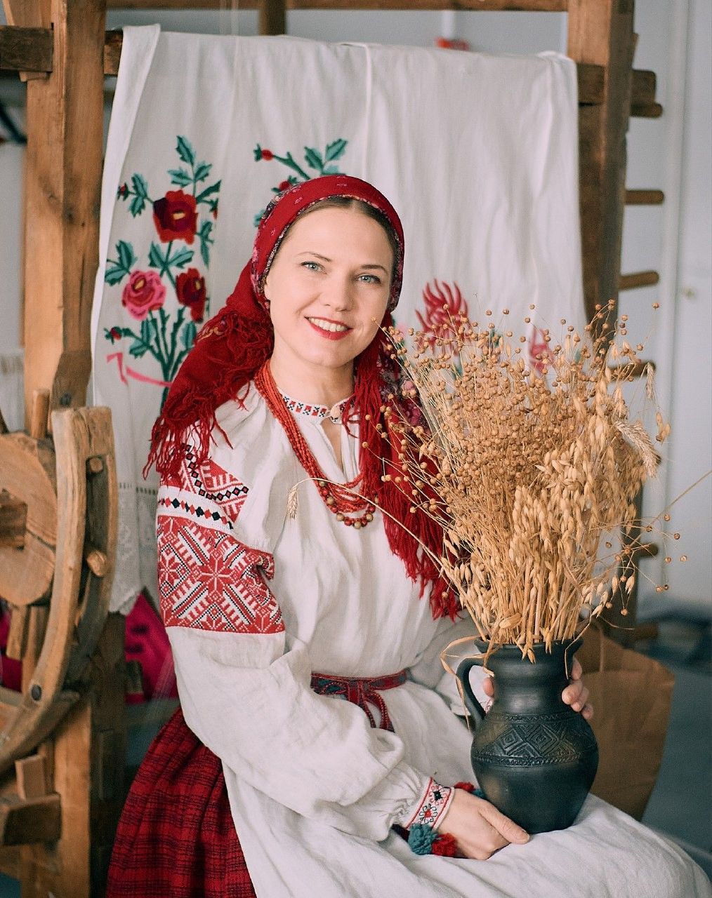 Women in Slavic costumes in Kingston