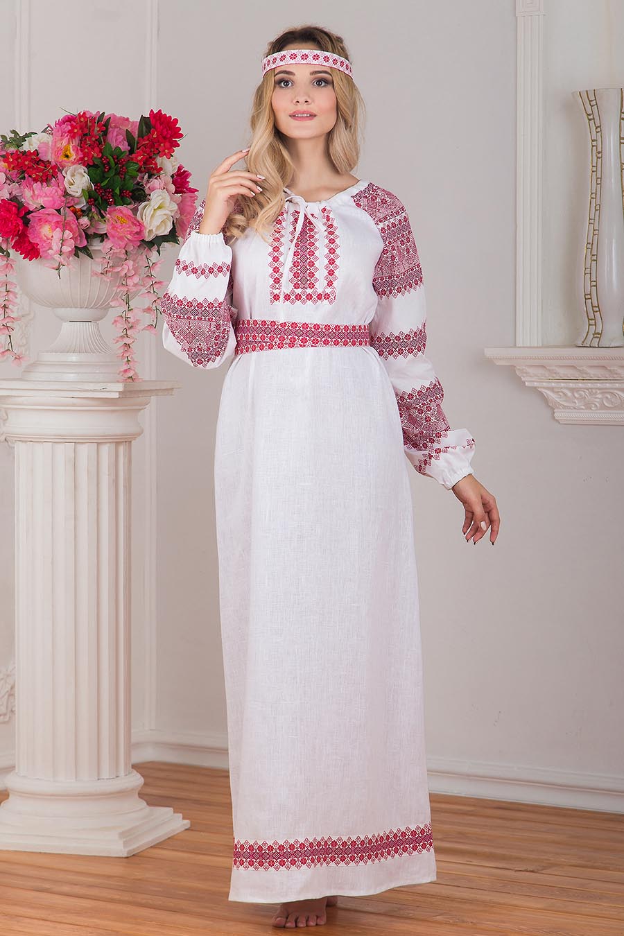 Women in Slavic costumes in Kingston