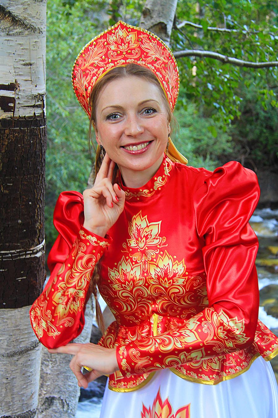 Women in Slavic costumes in Kingston