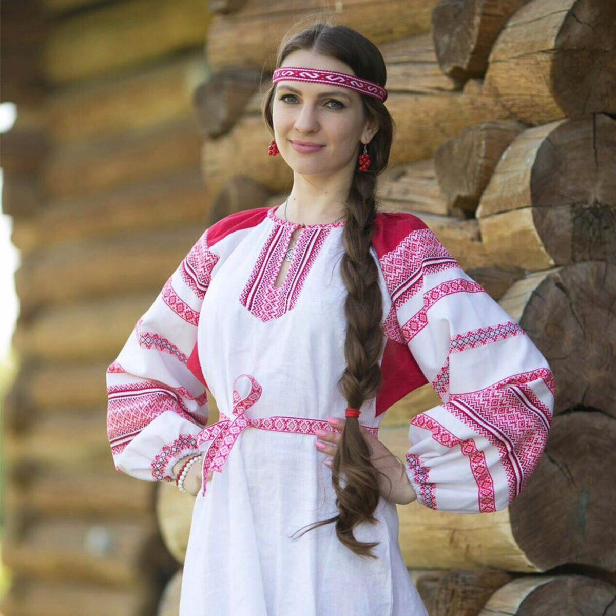 Girls in Slavic costumes in Kingston