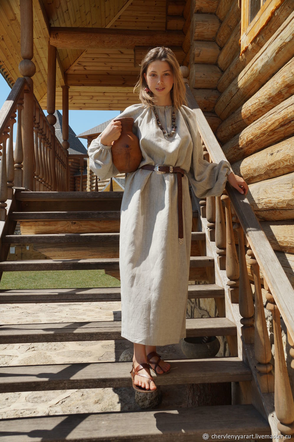 Girls in Slavic costumes in Kingston