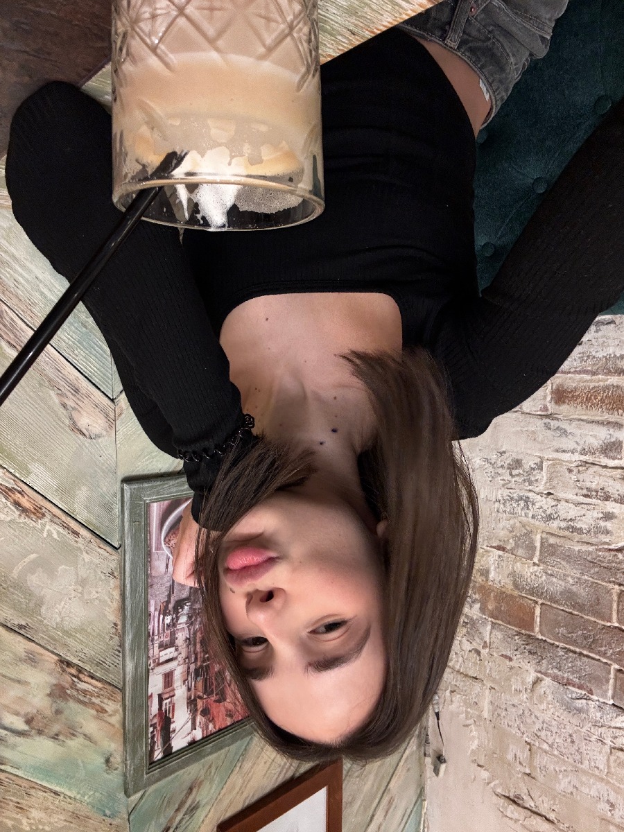 Fresh photos, fresh mood — Tina online in Kingston